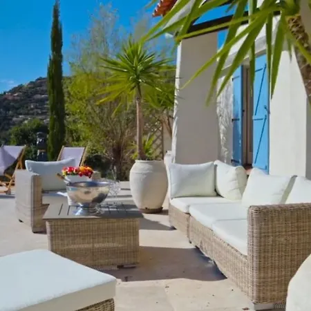 Des Oiseaux Pour 6 Personnes Avec Piscine Privee, A Deux Pas Du Golf De Valcros, A 别墅